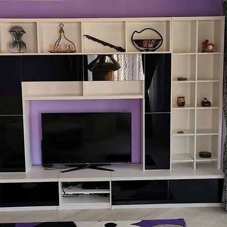 Luxury Apartment With Two Bedrooms And Large Living Room, 100 Square Meters, City Center Oradea Bagian luar foto